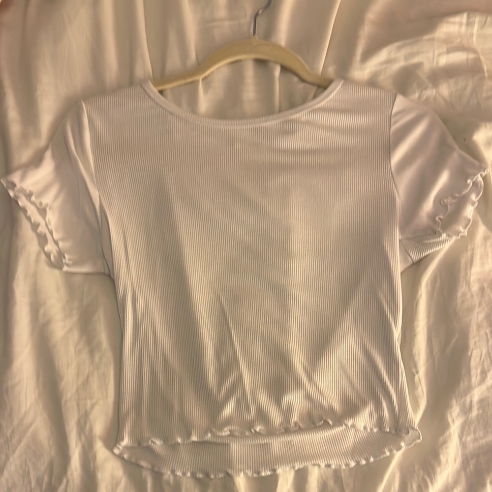 Bozzolo Cream Flutter Sleeve Ruffled Tee